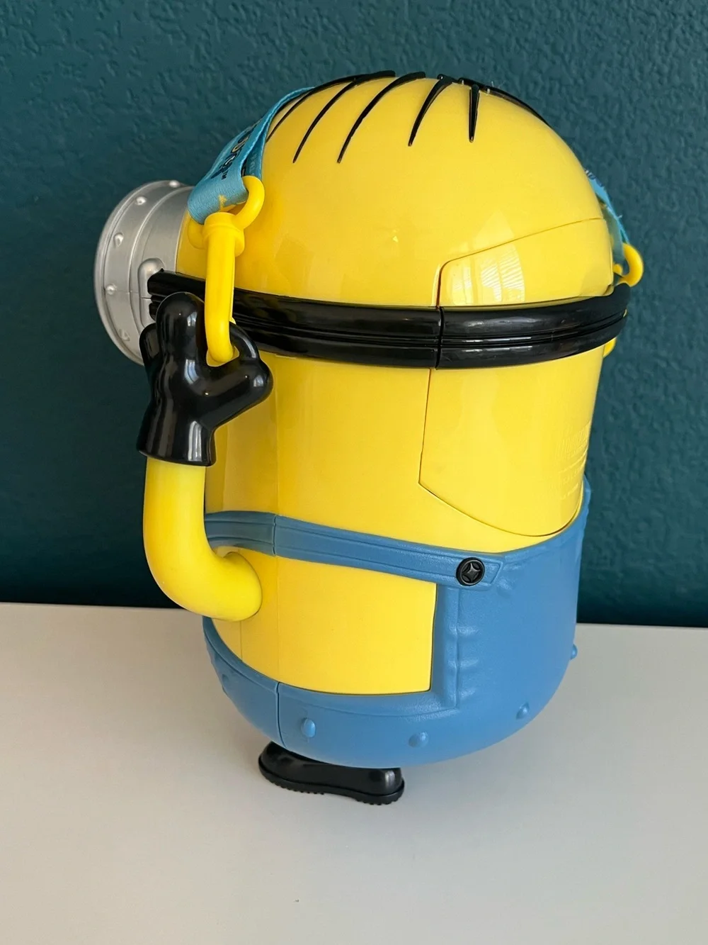 Minion King Bob Despicable Me Popcorn Bucket Universal Studios (New)